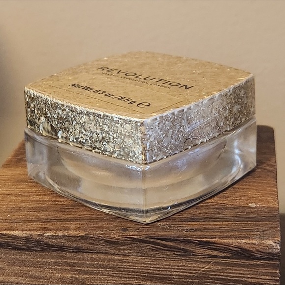 ✨ Revolution Jelly Highlighter - Monumental (8.5g) - Picture 6 of 6